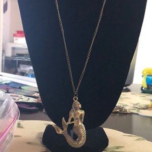 Gold tone Mermaid 🧜‍♀️ pendant necklace